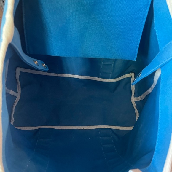 Lacoste Beach Tote - Picture 4 of 7